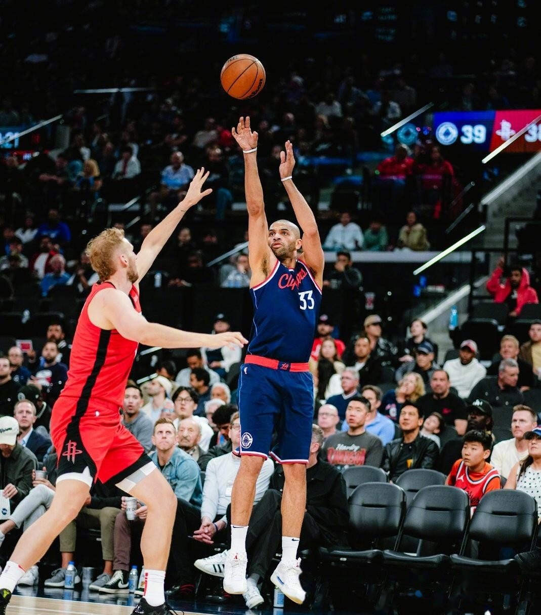 国际比赛日体能课后；洛杉矶快船绝杀压哨备战意大利杯；话题不断；心理建设被强调的简单介绍