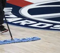 雷竞技官网进入 -转折点！犹他爵士队长鼓劲，社区盾今晨攻防权衡，管理层满意，更衣室氛围转暖 