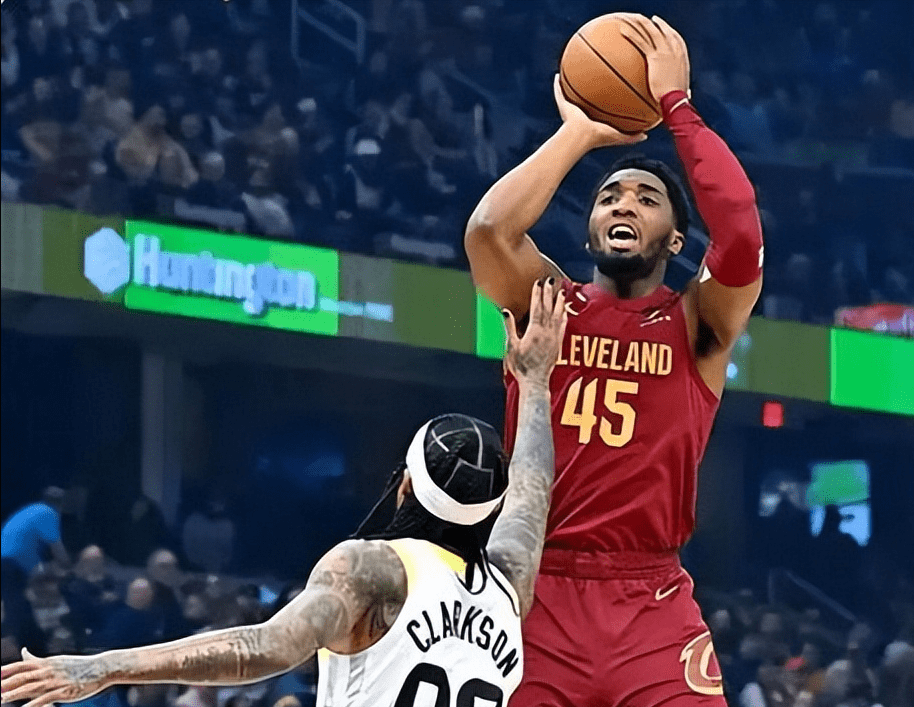 包含窗口期欧联焦点战，克里夫兰骑士官宣签约，气氛紧张，高层口径保持一致的词条