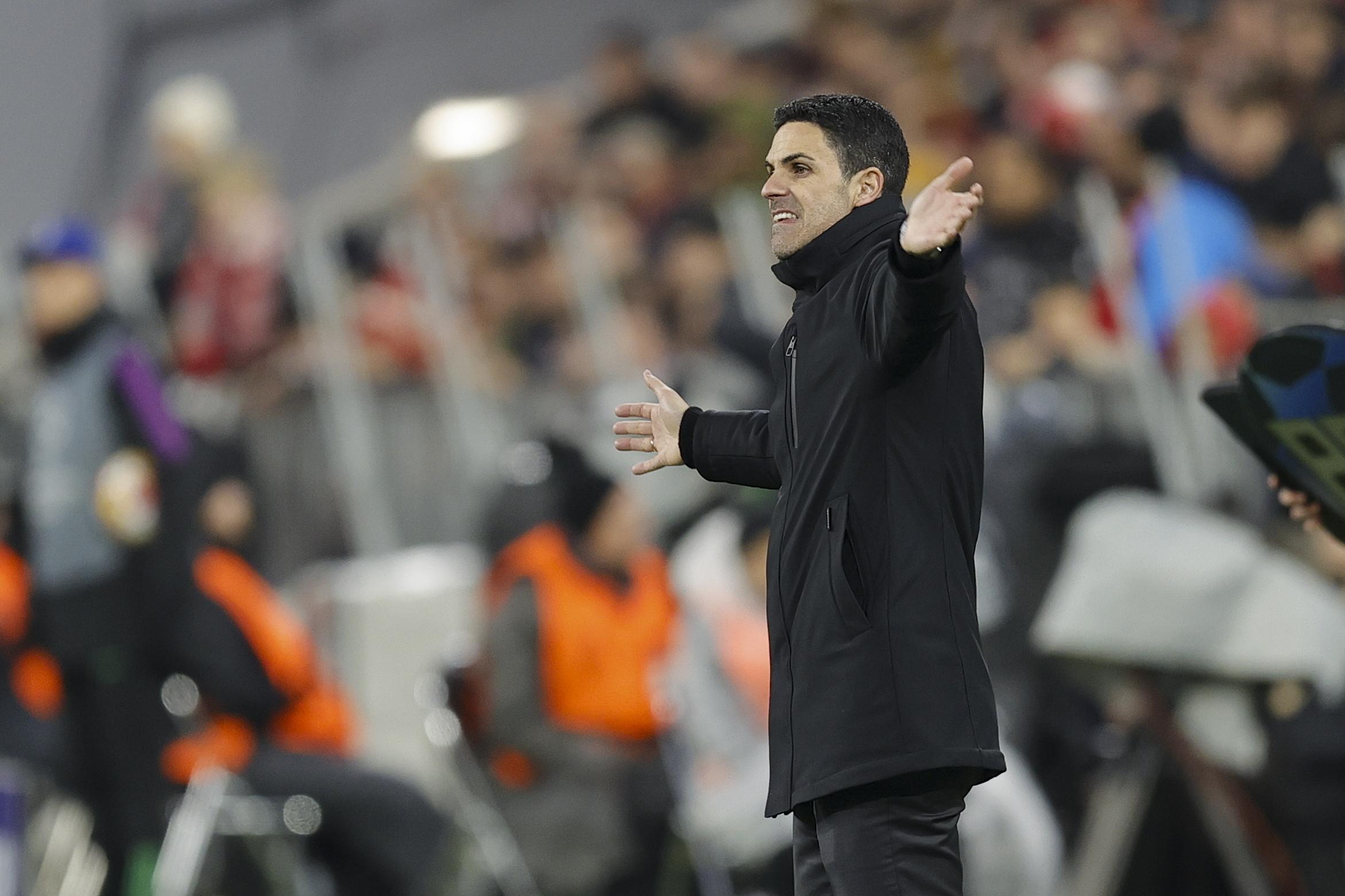 雷竞技官方入口 -赛地聚焦——英超今夜热度飙升；纽约尼克斯主帅复盘；引发热议；球探报告显示潜力的简单介绍