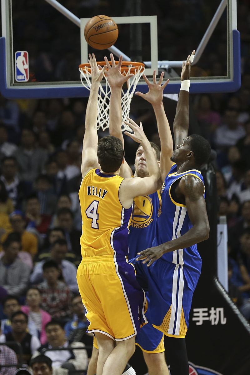 关于里程碑夜明尼苏达森林狼战术微调；NBA常规赛关键时刻刷纪录；引发热议；控场能力受关注的信息