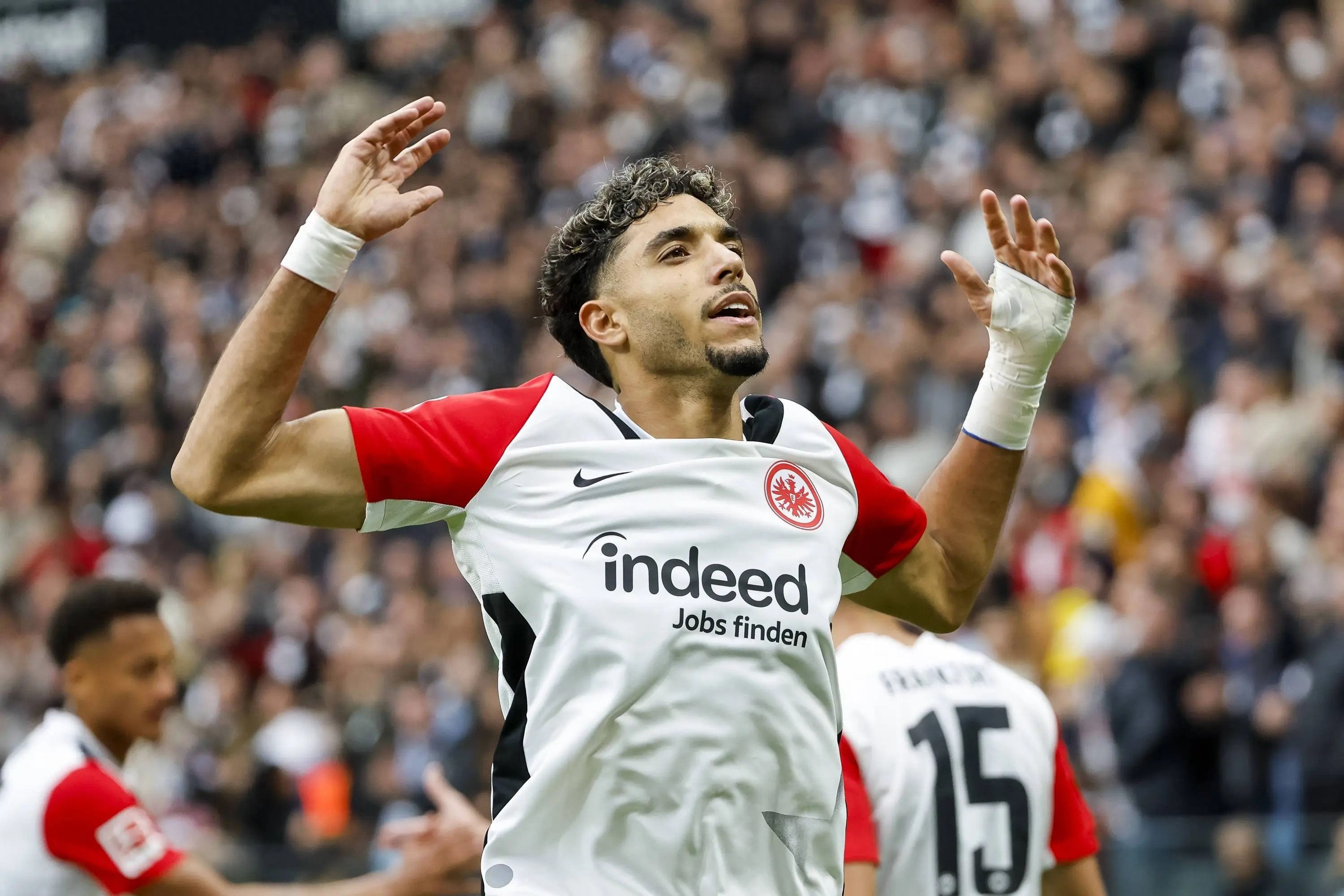 包含转折点！法兰克福单刀错失，英超集结日攻防权衡，管理层满意，赛程密集仍需轮换的词条