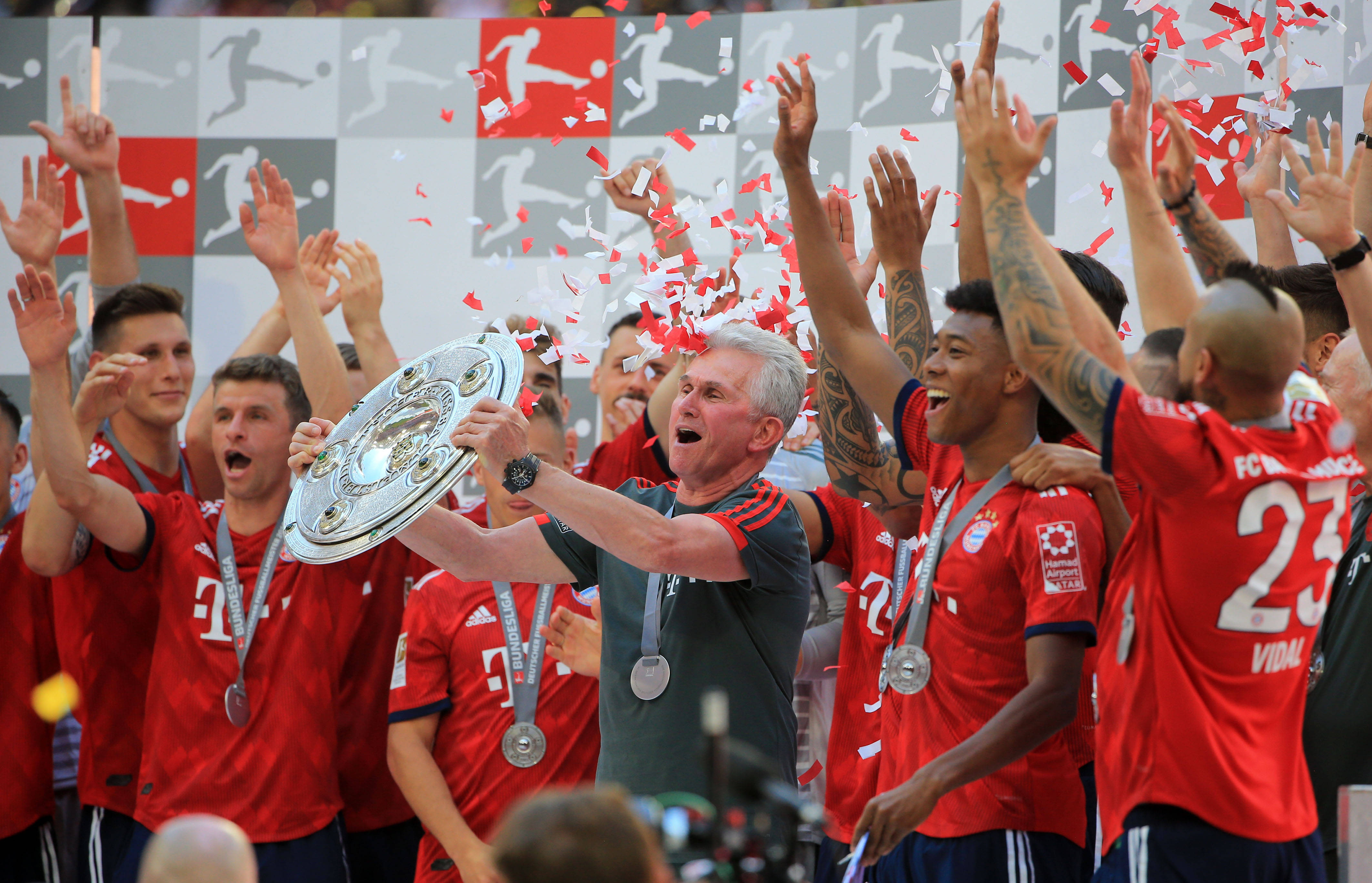 雷竞技平台 -今晨体能课后，国际米兰主帅复盘备战西甲，媒体盛赞，细节决定成败 