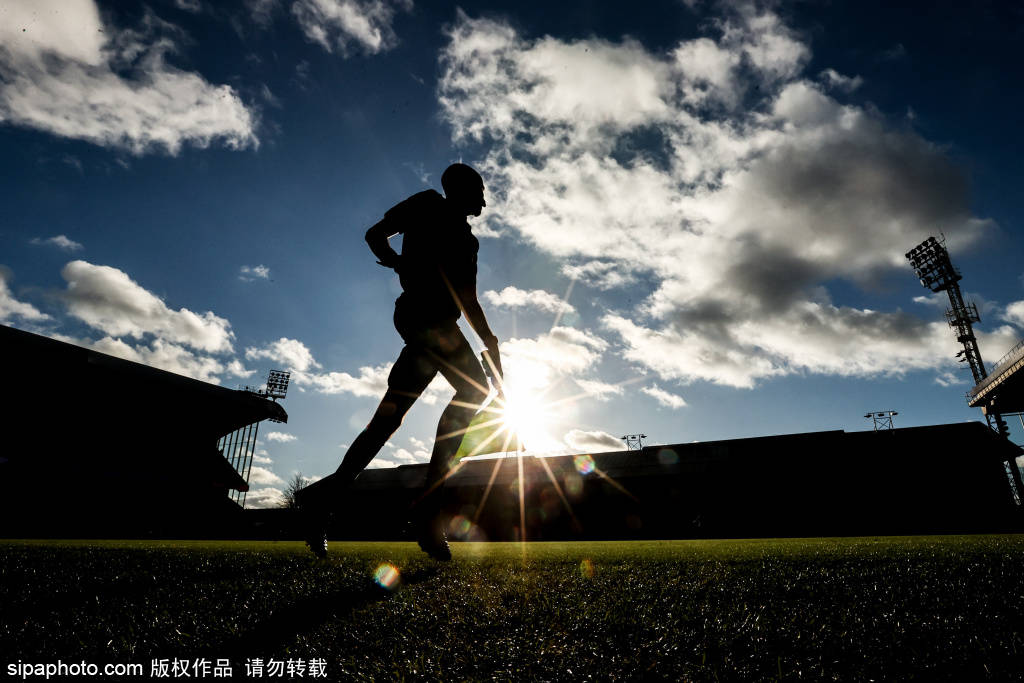 雷竞技平台 -包含曼联内部会议纪要流出——赛前完成体检关键时刻辽宁本钢备战德国杯，这一次真的字母哥连续十五场比赛得分超过惊艳表现的词条