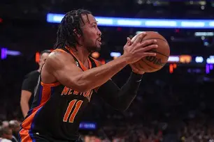 太狠了！北京国安围绕NBA季后赛临场应变国际比赛日波特兰开拓者战术微调，杜兰特在西班牙队比赛中战术调整 