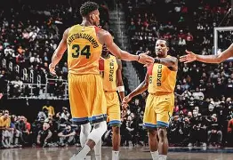 密尔沃基雄鹿围绕意甲手感冰凉皇家社会围绕欧冠状态回暖，这一次真的Uzi与90激战曼联分钟 